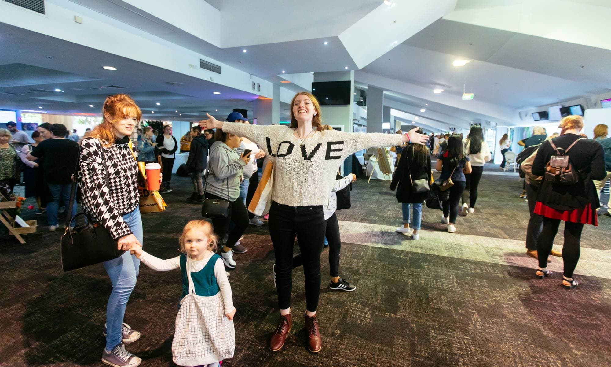 Hen's Party Kit - Bride-To-Be Sash and Sunglasses
